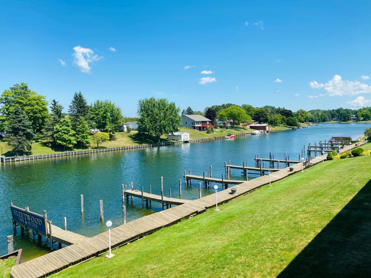 Fleetwood Inn Suites Cheboygan Εξωτερικό φωτογραφία