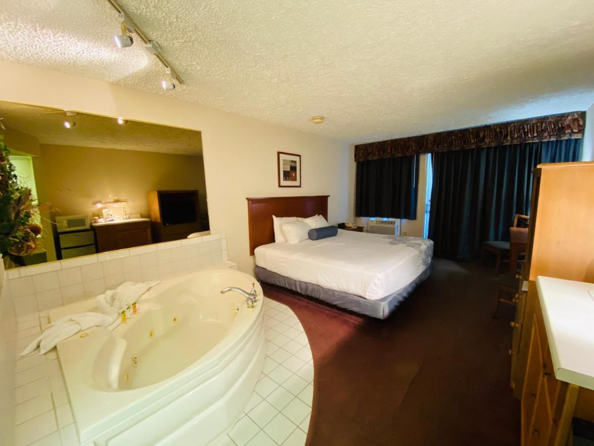 Fleetwood Inn Suites Cheboygan Εξωτερικό φωτογραφία