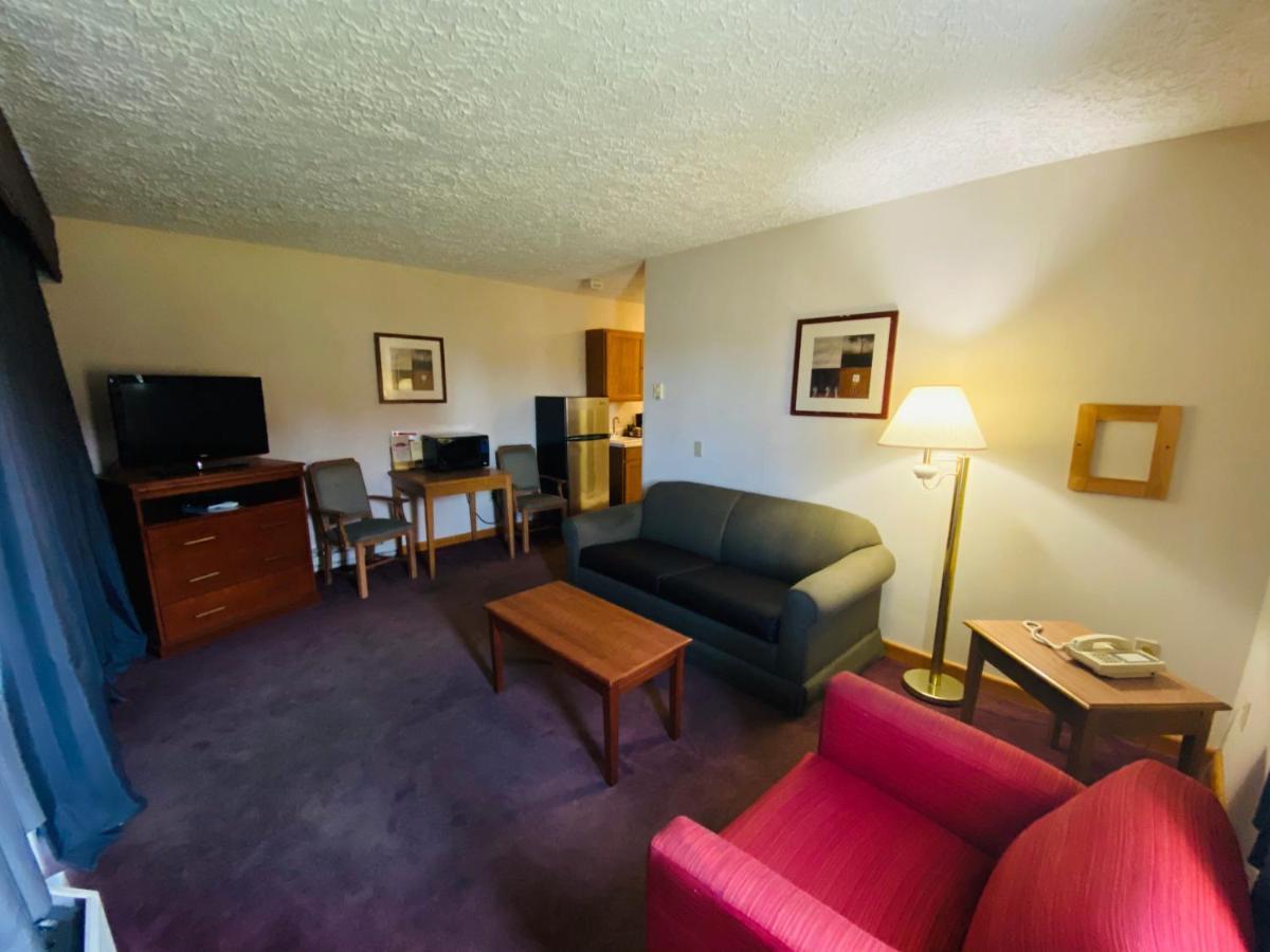Fleetwood Inn Suites Cheboygan Εξωτερικό φωτογραφία