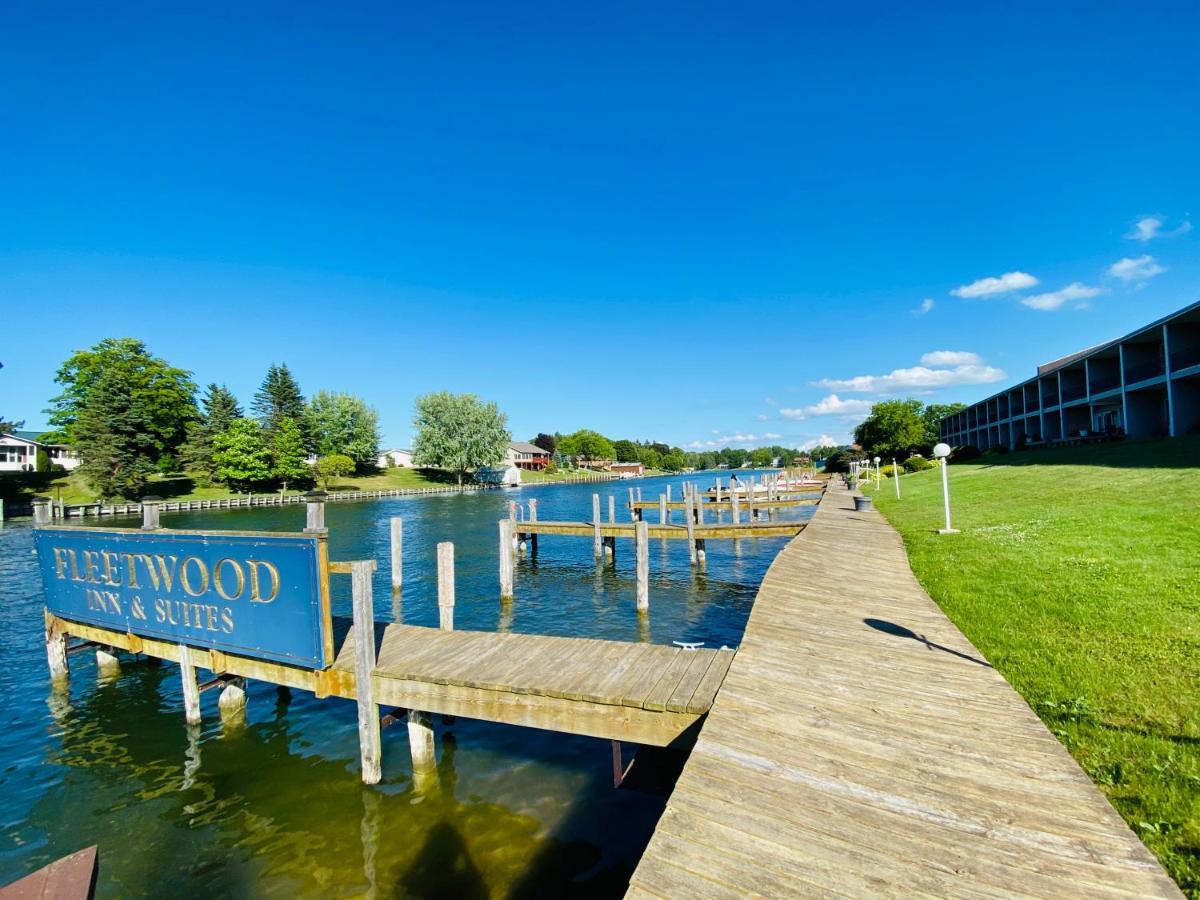 Fleetwood Inn Suites Cheboygan Εξωτερικό φωτογραφία