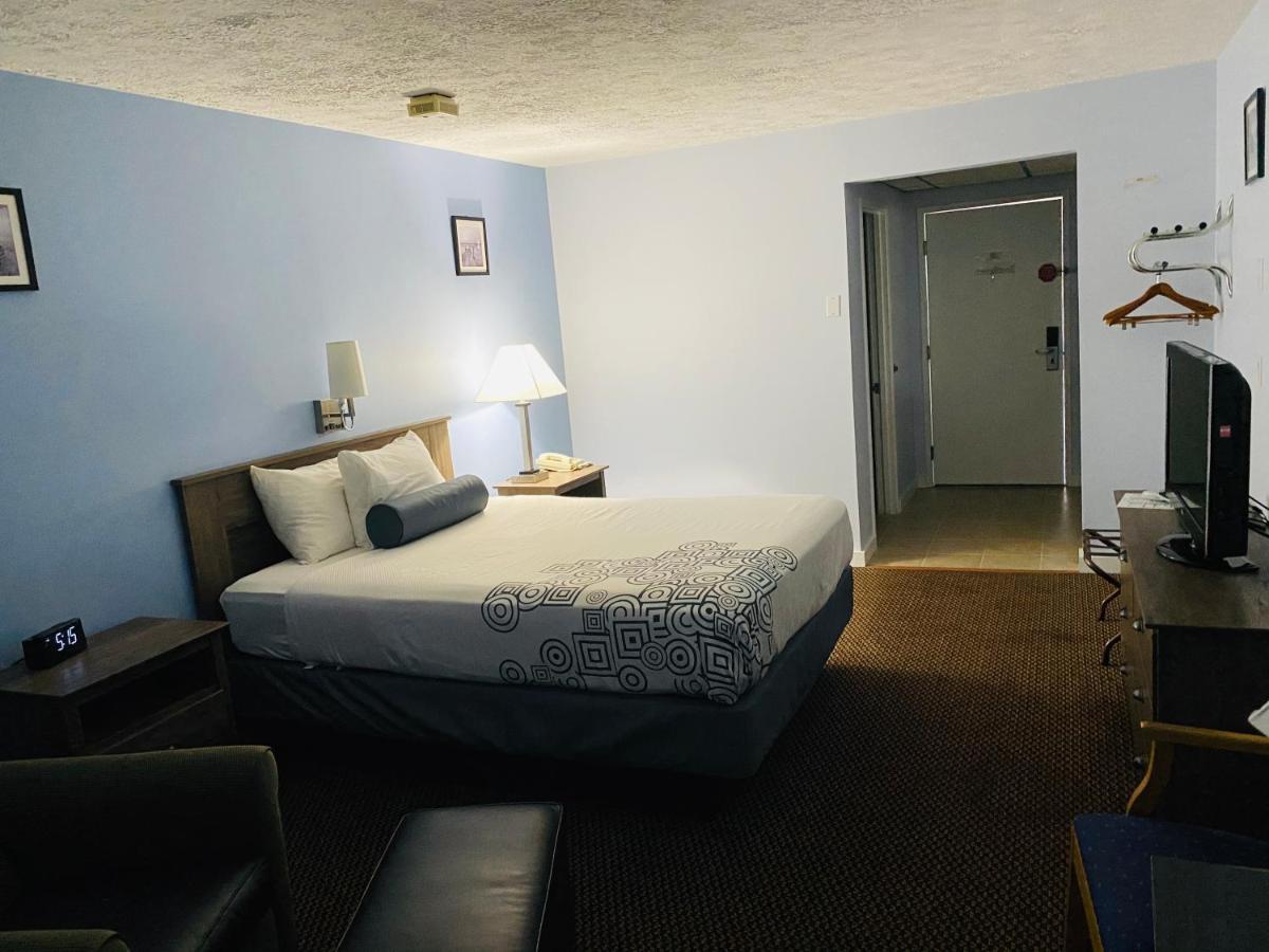 Fleetwood Inn Suites Cheboygan Εξωτερικό φωτογραφία