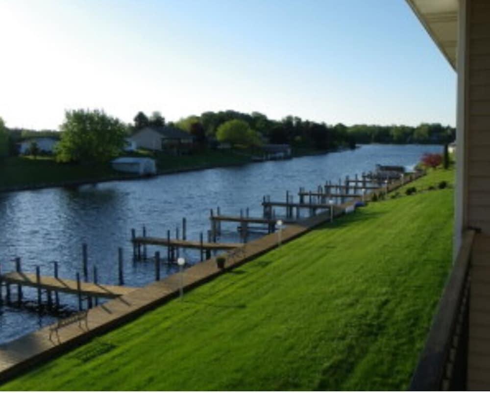 Fleetwood Inn Suites Cheboygan Εξωτερικό φωτογραφία