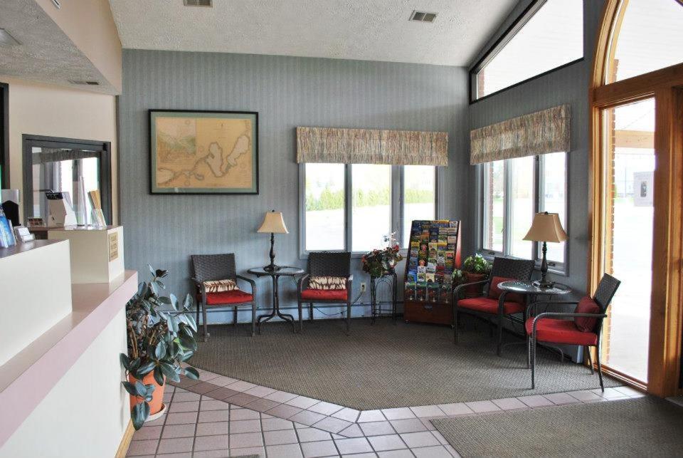 Fleetwood Inn Suites Cheboygan Εξωτερικό φωτογραφία