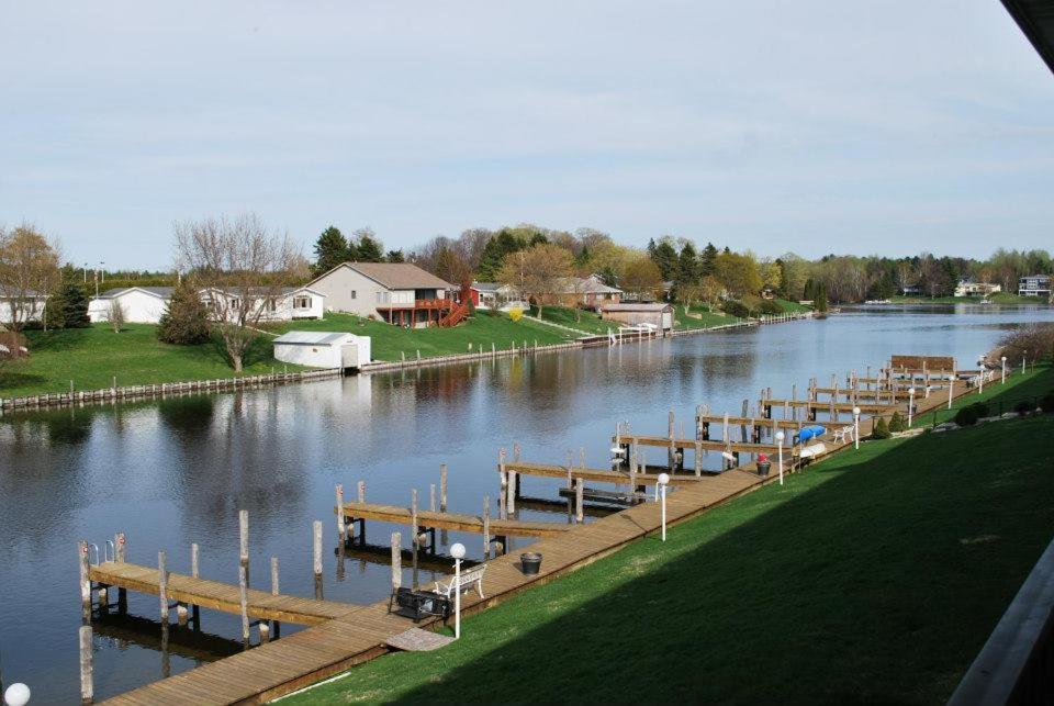 Fleetwood Inn Suites Cheboygan Εξωτερικό φωτογραφία