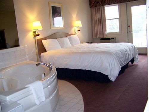 Fleetwood Inn Suites Cheboygan Εξωτερικό φωτογραφία