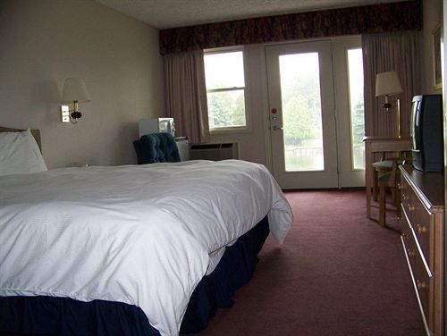 Fleetwood Inn Suites Cheboygan Εξωτερικό φωτογραφία